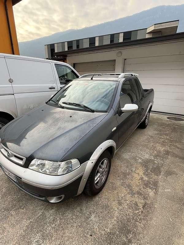 Usata Fiat Strada 80 CV (58 kW) 1996 Grigio Pick-up