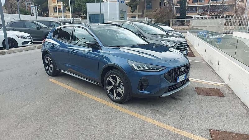 Usata Ford Focus Active 125 CV (91 kW) 2023 Blu/azzurro Berlina