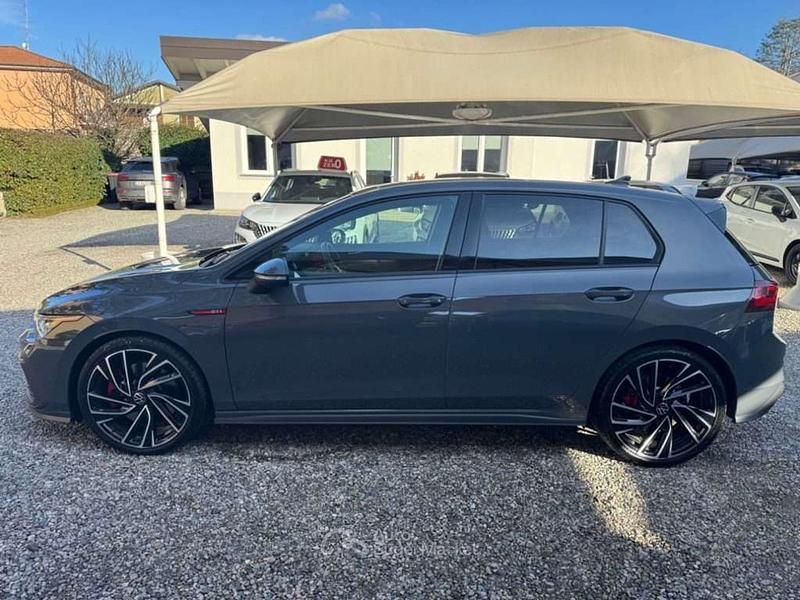 Usata VW Golf VIII GTI 245 CV (180 kW) 2023 Grigio Berlina