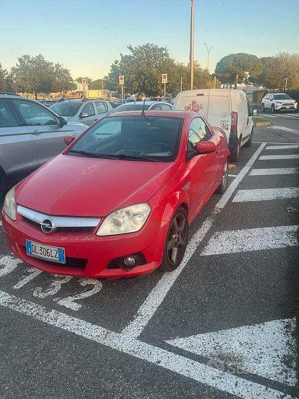Rosso Usata 2007 Opel Tigra Sport Cabrio | 2200 € - Immagine 1/4