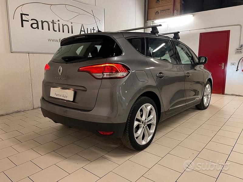 Usata Renault Scénic III Zen 110 CV (80 kW) 2016 Grigio Monovolume