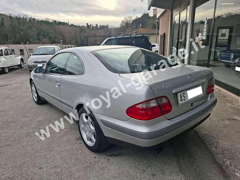 Usata Mercedes CLK200 Elegance 192 CV (141 kW) 1997 Brillantsilber (744) Coupé