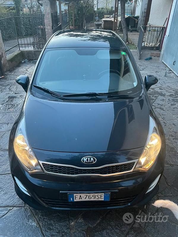 Usata Kia Rio 2015 Nero Utilitaria
