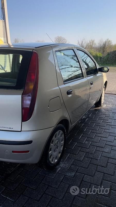 Usata Fiat Punto 77 CV (56 kW) 2009 Utilitaria