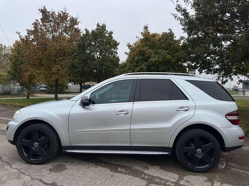 Usata Mercedes ML320 224 CV (164 kW) 2009 Argento SUV