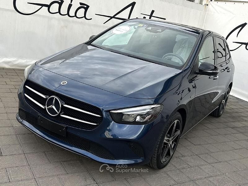 Usata Mercedes B250e 160 CV (117 kW) 2021 Blu Monovolume