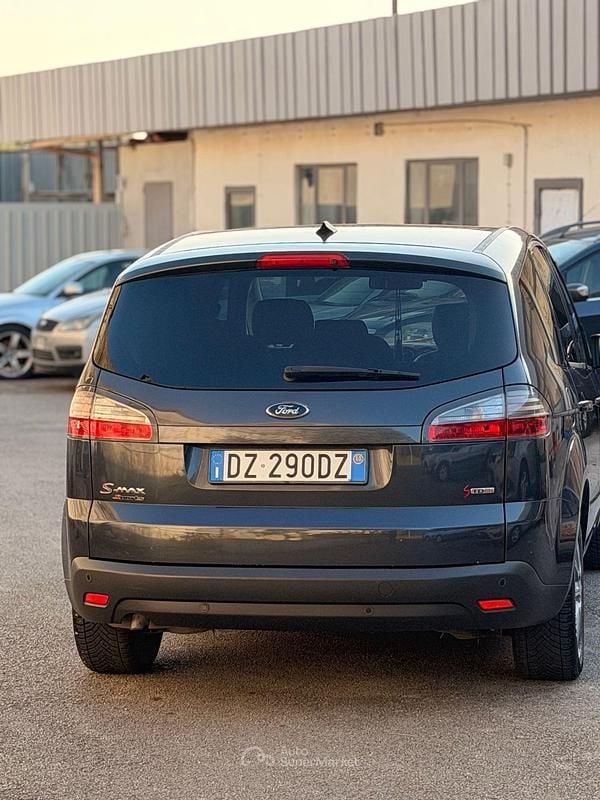 Usata Ford S-MAX S 140 CV (102 kW) 2010 Gray Monovolume