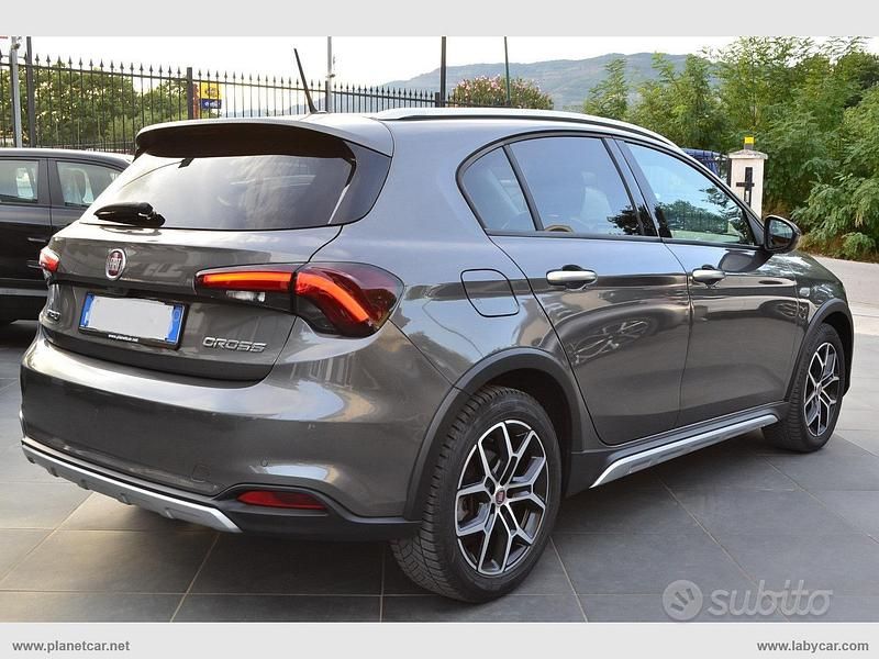 Usata Fiat Tipo Cross 131 CV (96 kW) 2021 Grigio Berlina