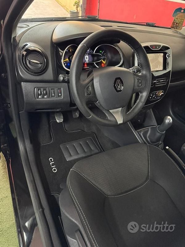 Usata Renault Clio IV 75 CV (55 kW) 2015 Nero Utilitaria