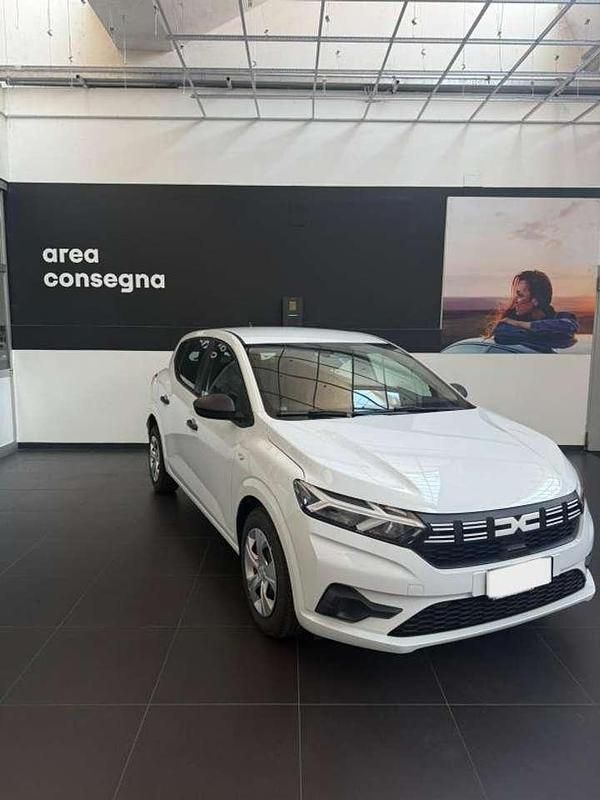 Usata Dacia Sandero Essentiel 101 CV (74 kW) 2025 Bianco Berlina