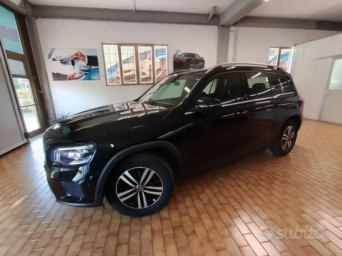 Usata Mercedes GLB200 150 CV (110 kW) 2021 Nero SUV