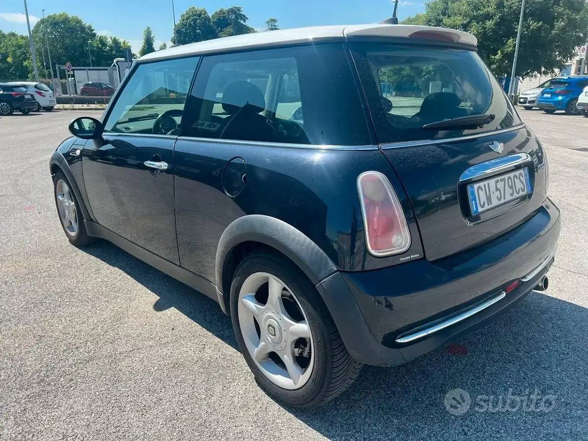 Usata Mini Cooper 116 CV (85 kW) 2005 Nero Utilitaria