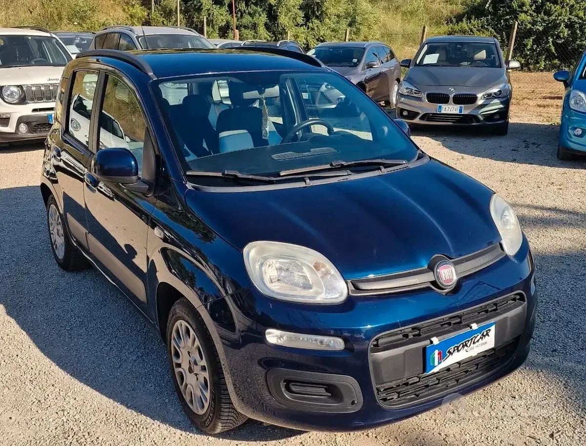 Usata Fiat Panda Lounge 69 CV (50 kW) 2012 Blu Utilitaria