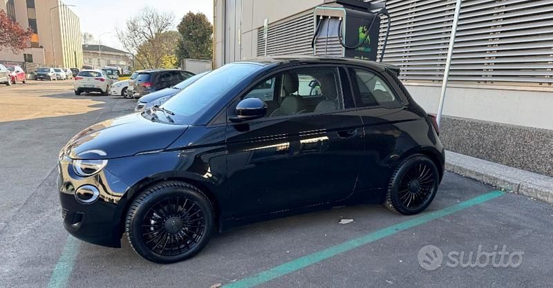 Usata Fiat 500e 86 kW (118 CV) 2023 Nero Utilitaria