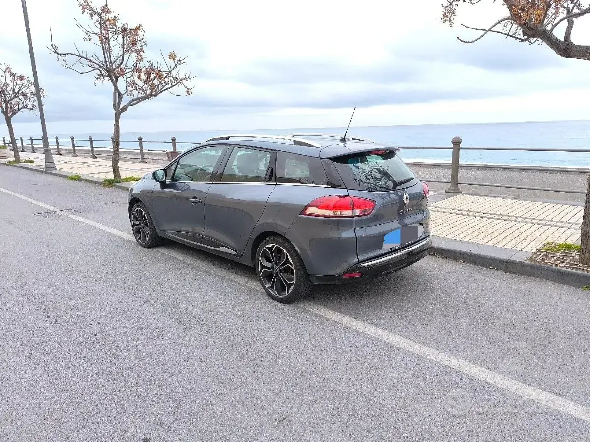 Usata Renault Clio 90 CV (66 kW) 2016 Grigio Station wagon