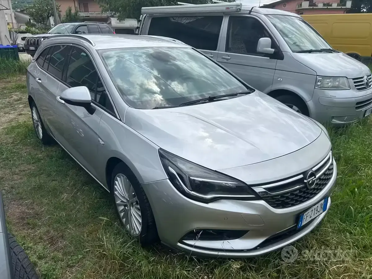 Usata Opel Astra Business 136 CV (100 kW) 2017 Grigio Station wagon