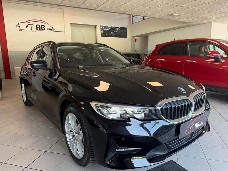 Usata BMW 318 Advantage 150 CV (110 kW) 2020 Nero Station wagon