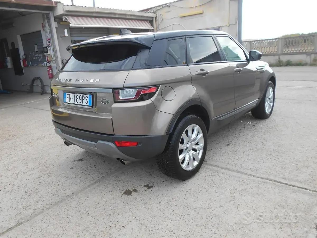 Usata Land Rover Range Rover evoque Pure 150 CV (110 kW) 2018 Marrone SUV