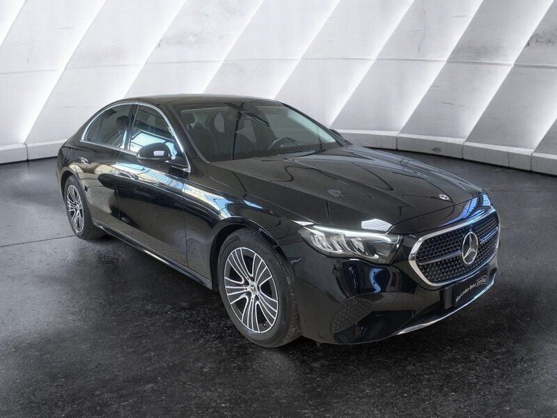 Usata Mercedes E220 Advanced 197 CV (144 kW) 2023 Nero Berlina