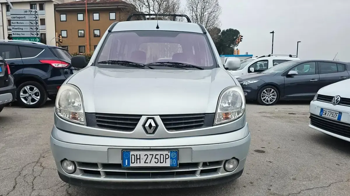 Usata Renault Kangoo Luxe 82 CV (60 kW) 2007 Argento Monovolume