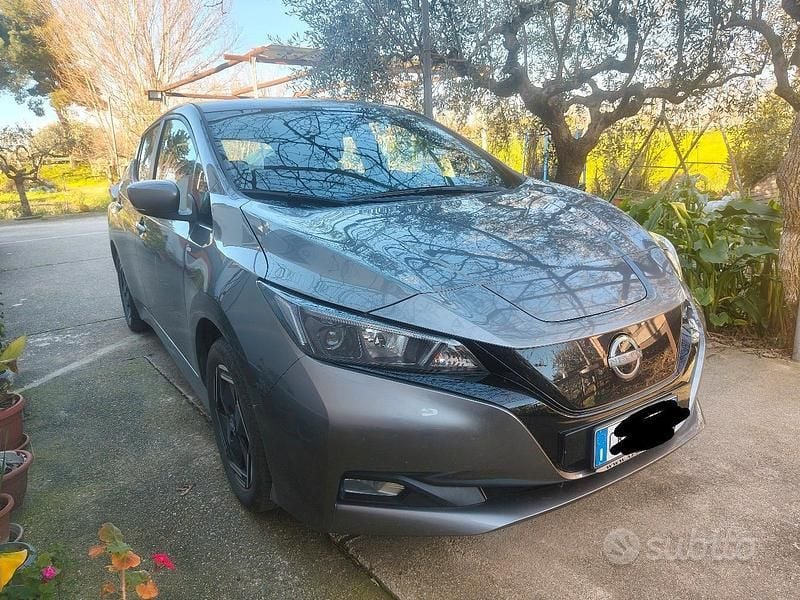 Usata Nissan Leaf 80 kW (109 CV) 2024 Grigio Utilitaria