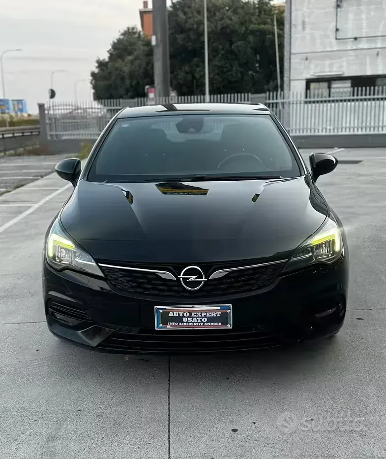 Usata Opel Astra Ultimate 122 CV (89 kW) 2020 Nero Berlina