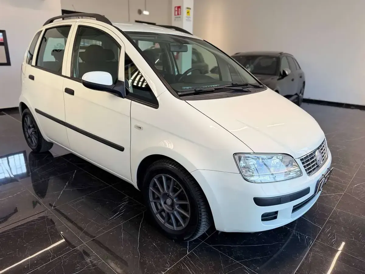Usata Fiat Idea Emotion 95 CV (69 kW) 2012 Bianco Monovolume
