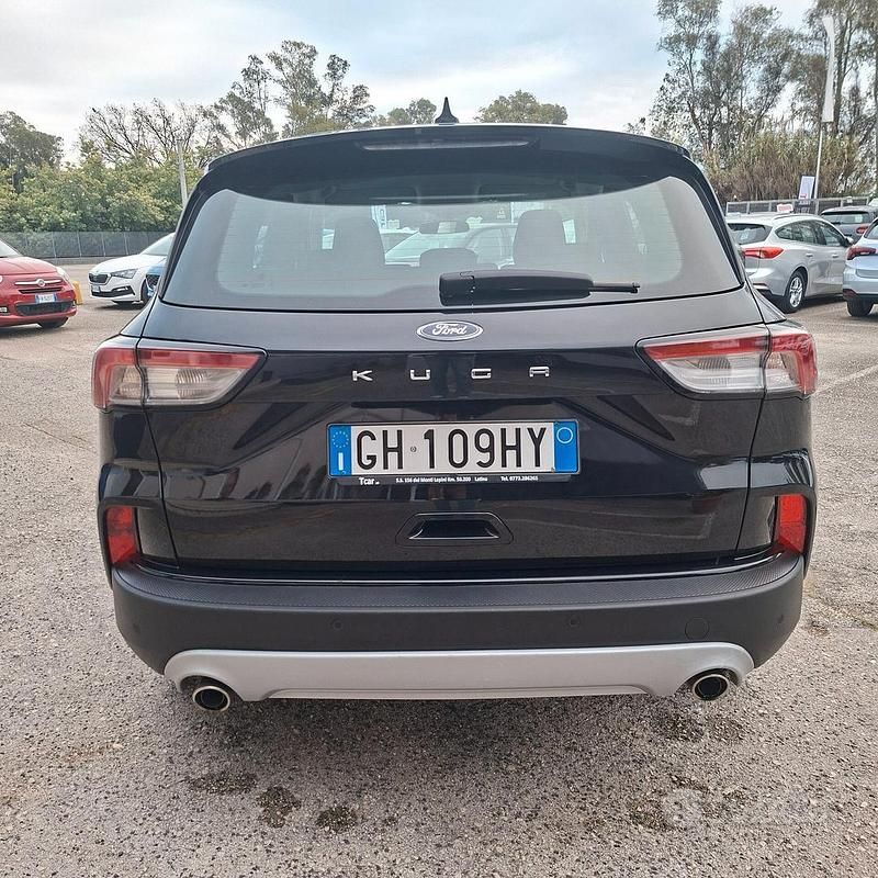 Usata Ford Kuga 120 CV (88 kW) 2021 Nero SUV