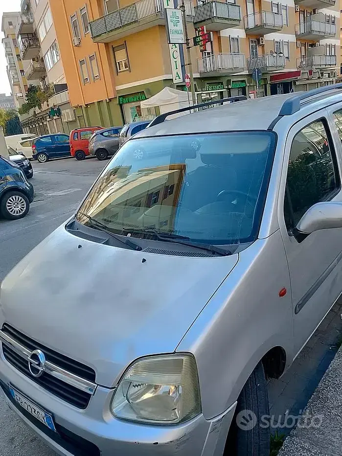 Usata Opel Agila 75 CV (55 kW) 2004 Grigio Monovolume