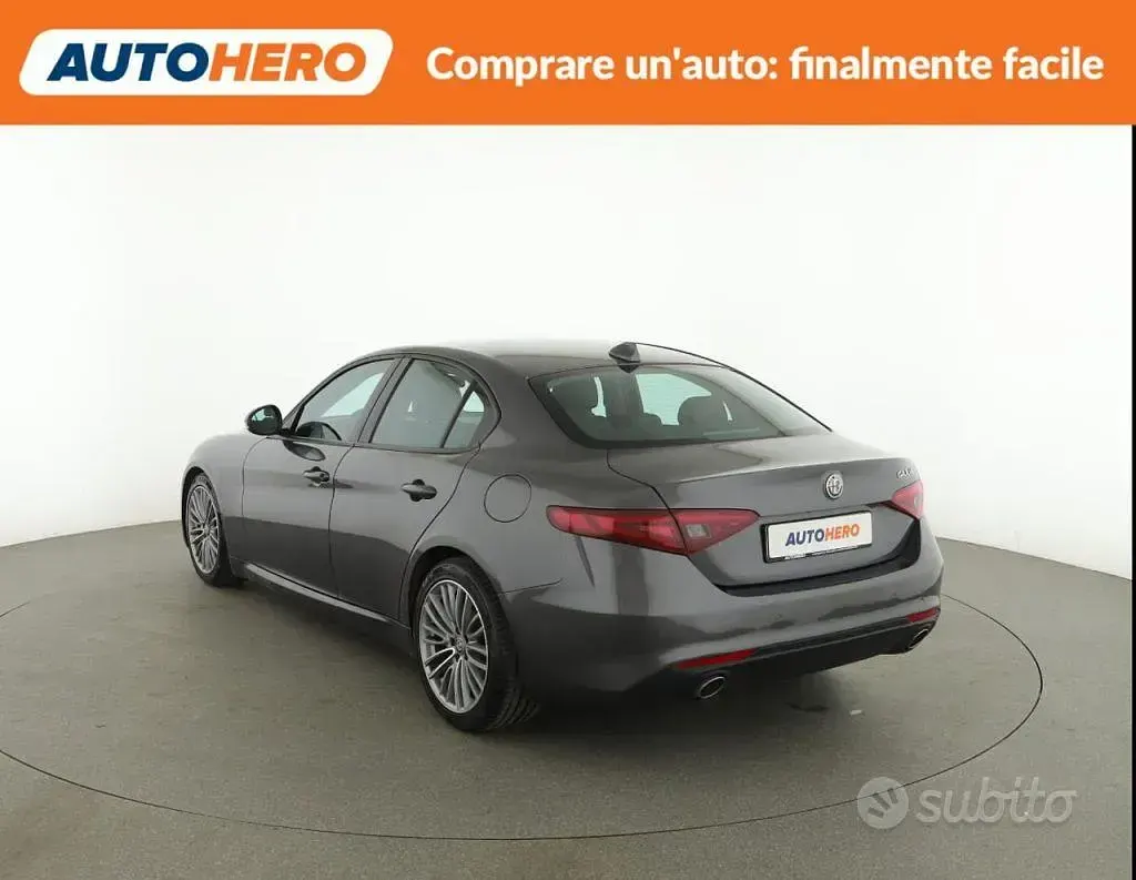 Usata Alfa Romeo Giulia 179 CV (131 kW) 2017 Grigio Berlina