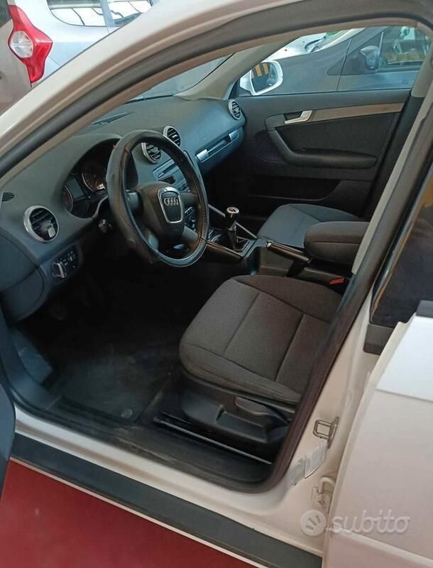 Usata Audi A3 105 CV (77 kW) 2011 Bianco Utilitaria