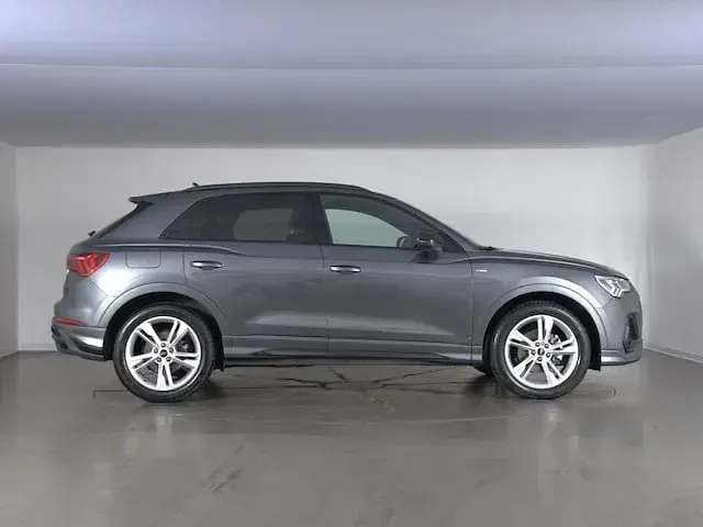 Usata Audi Q3 S-Line 150 CV (110 kW) 2025 Grigio daytona perlato SUV