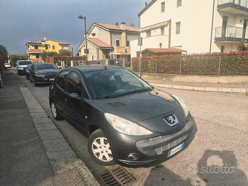 Usata Peugeot 206+ 60 CV (44 kW) 2011 Grigio Utilitaria
