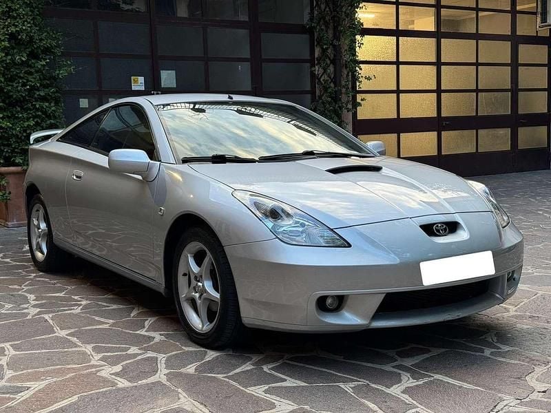 Usata Toyota Celica 143 CV (105 kW) 2002 Argento Coupé