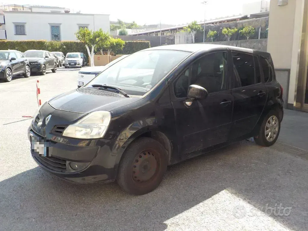 Usata Renault Modus 75 CV (55 kW) 2010 Nero Monovolume