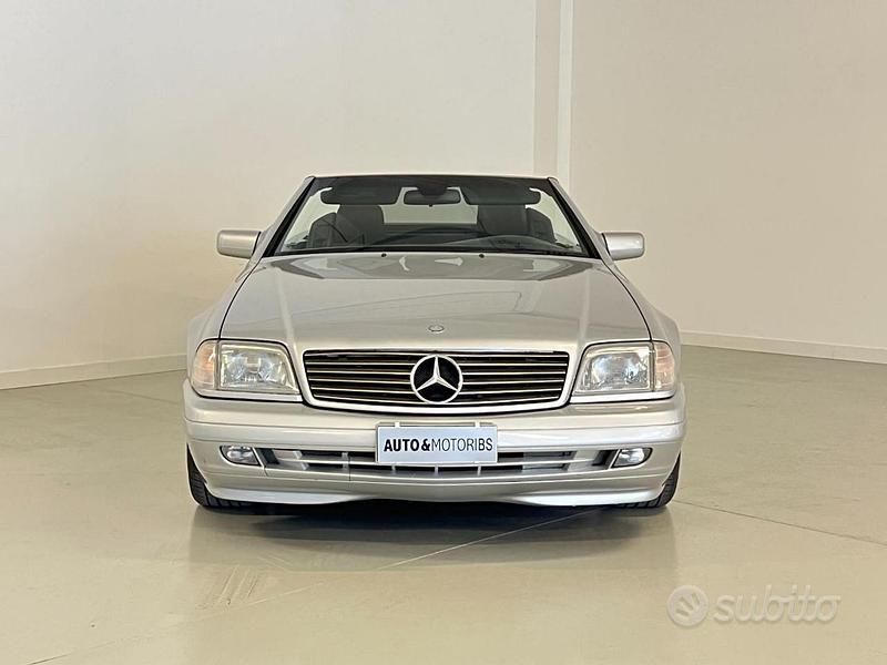 Usata Mercedes SL320 231 CV (169 kW) 2000 Grigio Cabrio