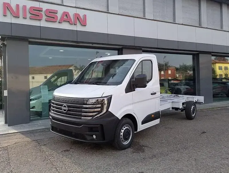 Usata Nissan Interstar N-Connecta 135 CV (99 kW) 2024 Bianco Furgone