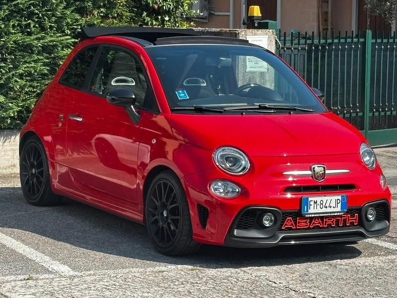 Usata Abarth 595C Pista 160 CV (117 kW) 2017 Rosso Cabrio
