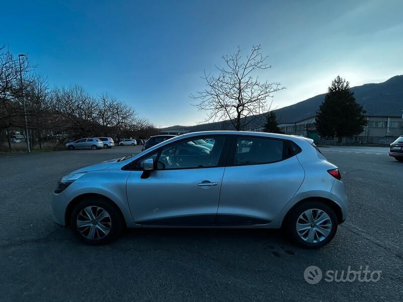 Usata Renault Clio IV 75 CV (55 kW) 2015 Grigio Utilitaria
