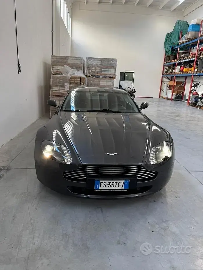 Usata Aston Martin Vantage 426 CV (313 kW) 2009 Grigio Coupé