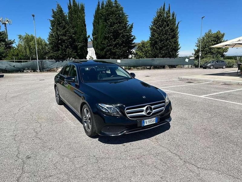 Usata Mercedes E220 Premium Plus 194 CV (142 kW) 2017 Nero Berlina