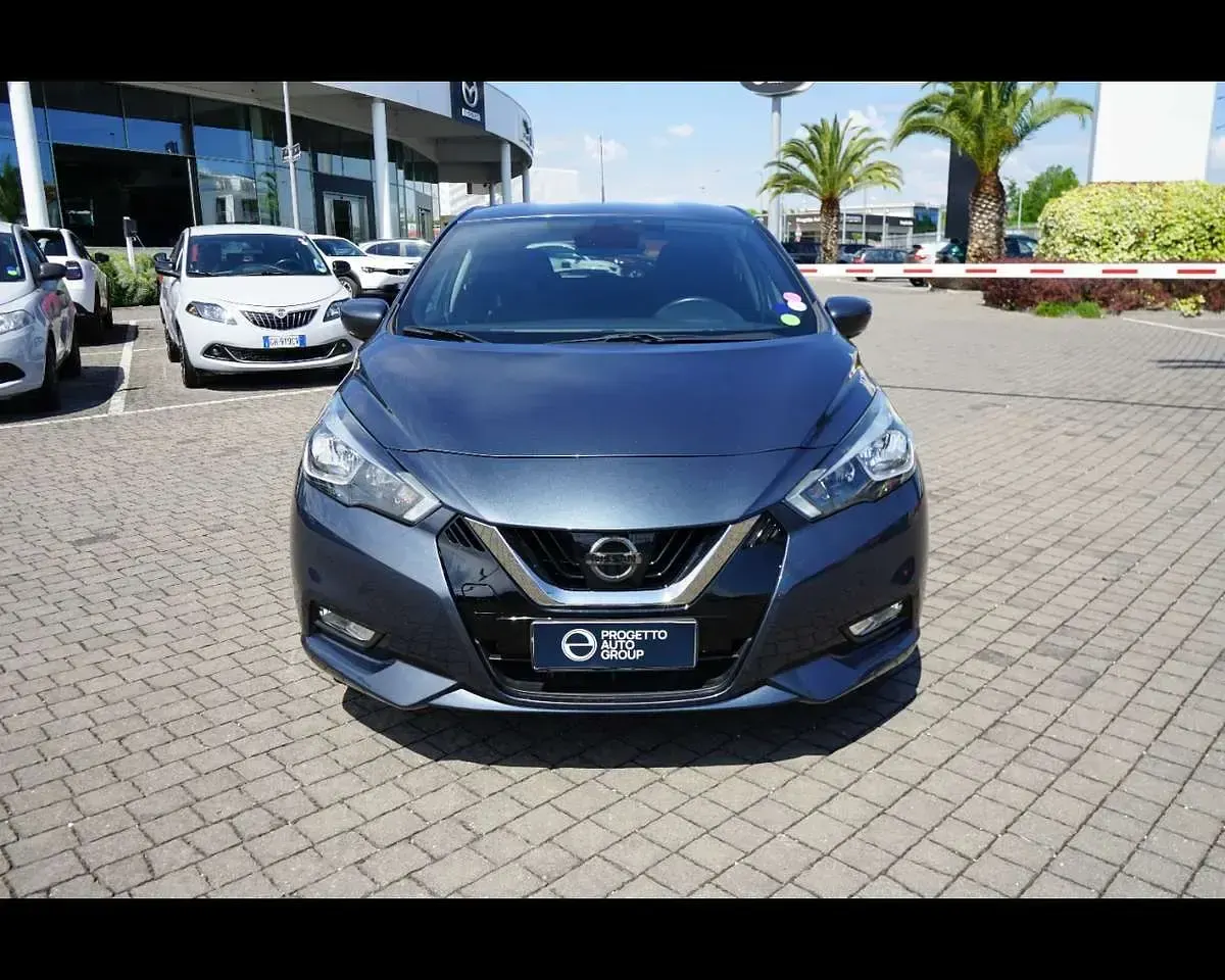 Usata Nissan Micra Tekna 90 CV (66 kW) 2019 Grigio scuro Utilitaria
