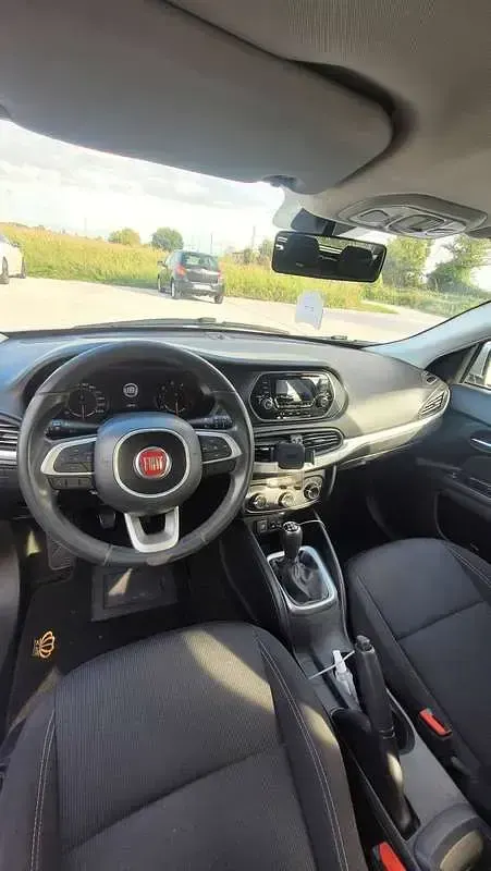 Usata Fiat Tipo Easy 95 CV (69 kW) 2017 Argento Berlina