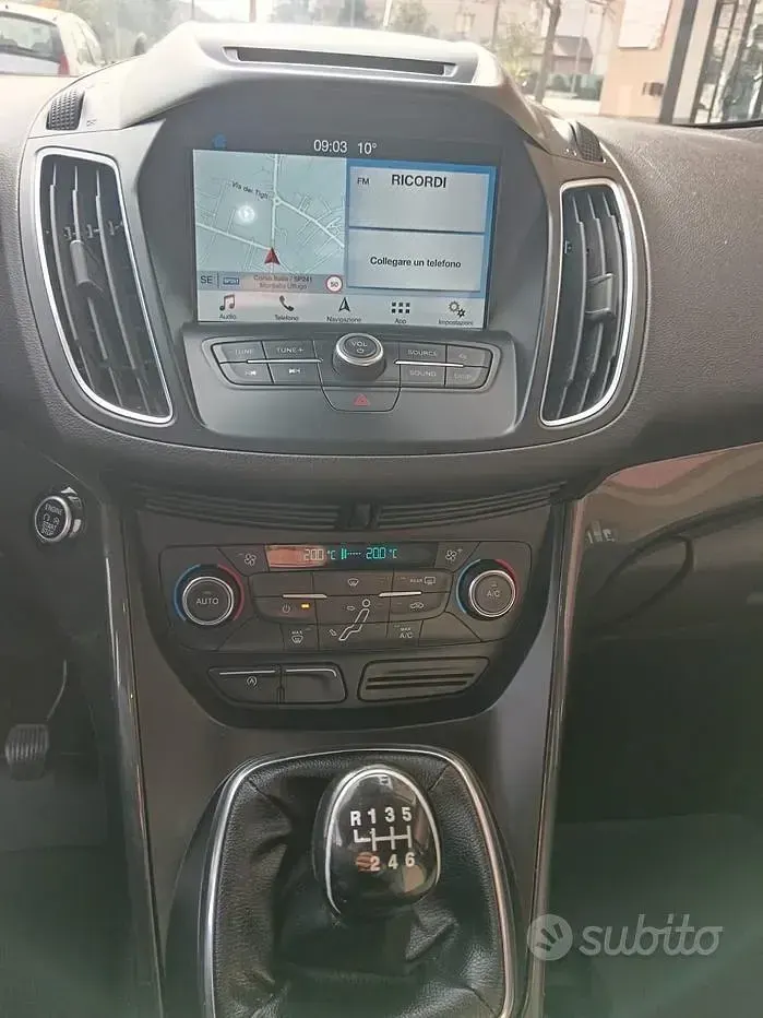 Begagnad Ford C-MAX Titanium 120 HK (88 kW) 2018 Grå Minibuss