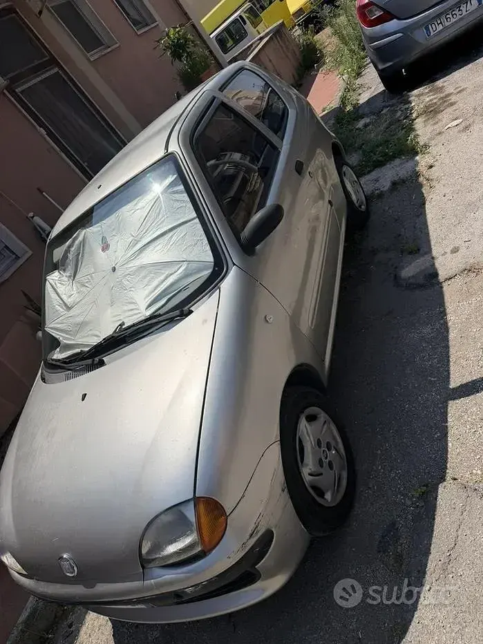 Usata Fiat 600 54 CV (39 kW) 2001 Grigio Berlina