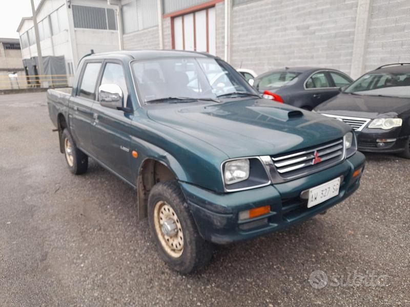 Usata Mitsubishi L200 99 CV (72 kW) 1998 Verde Pick-up