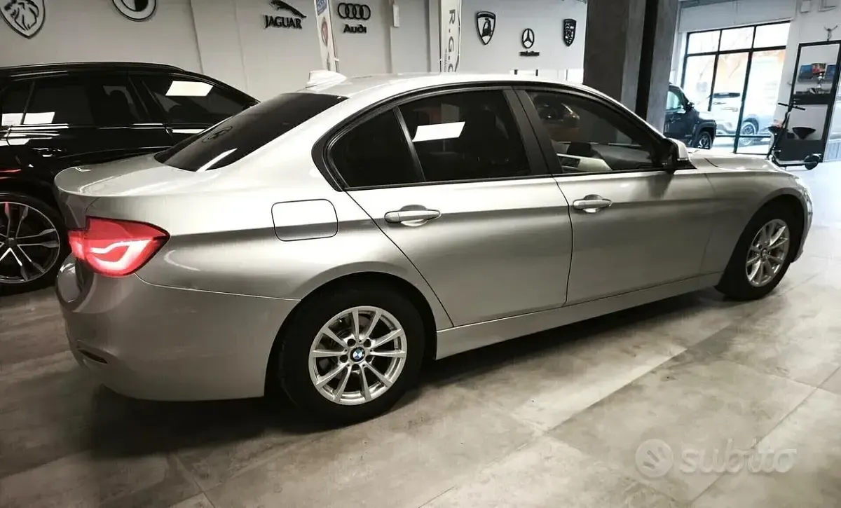 Usata BMW 316 Advantage 116 CV (85 kW) 2016 Grigio Berlina