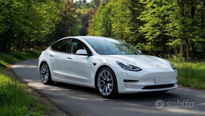Usata Tesla Model 3 RWD 208 kW (283 CV) 2021 Bianco Berlina