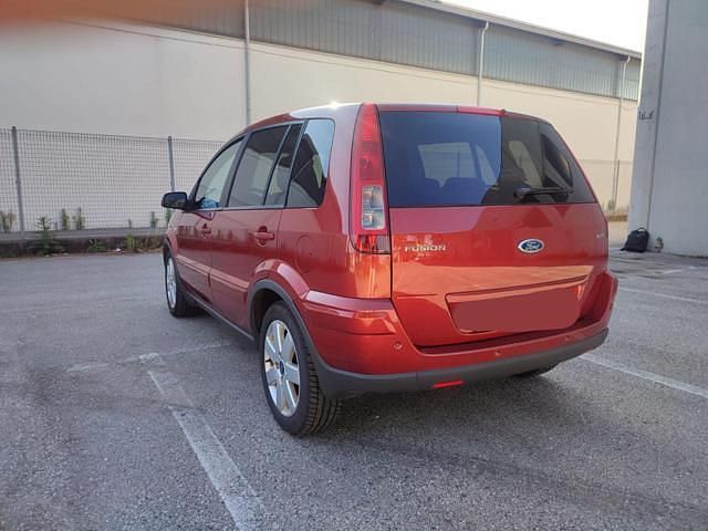 Usata Ford Fusion Titanium 90 CV (66 kW) 2008 Rosso Utilitaria