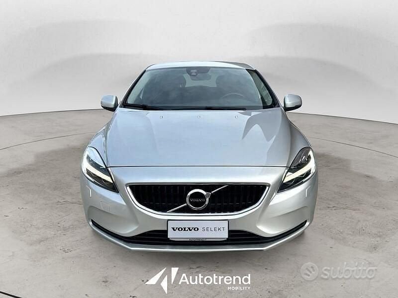 Usata Volvo V40 Business Edition 120 CV (88 kW) 2019 Grigio Berlina